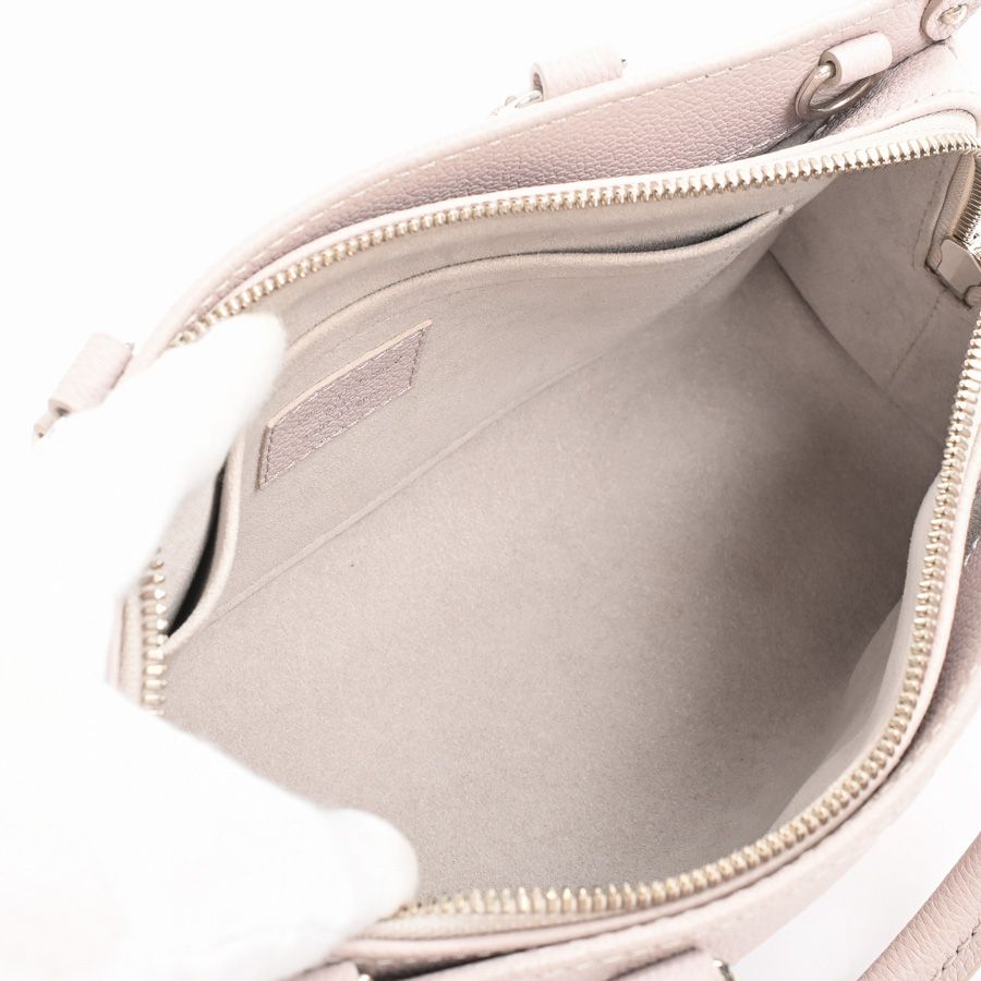 Louis Vuitton Handbag On The Go East West — view 4