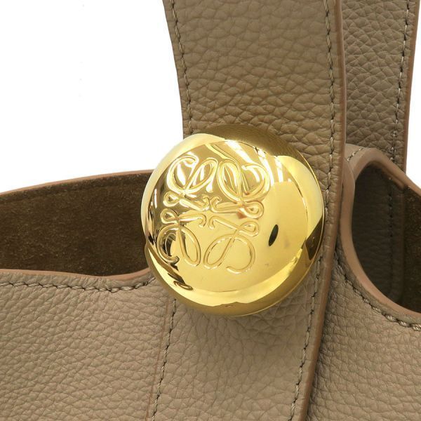 Loewe Pebble Bucket Bag Mini — view 4