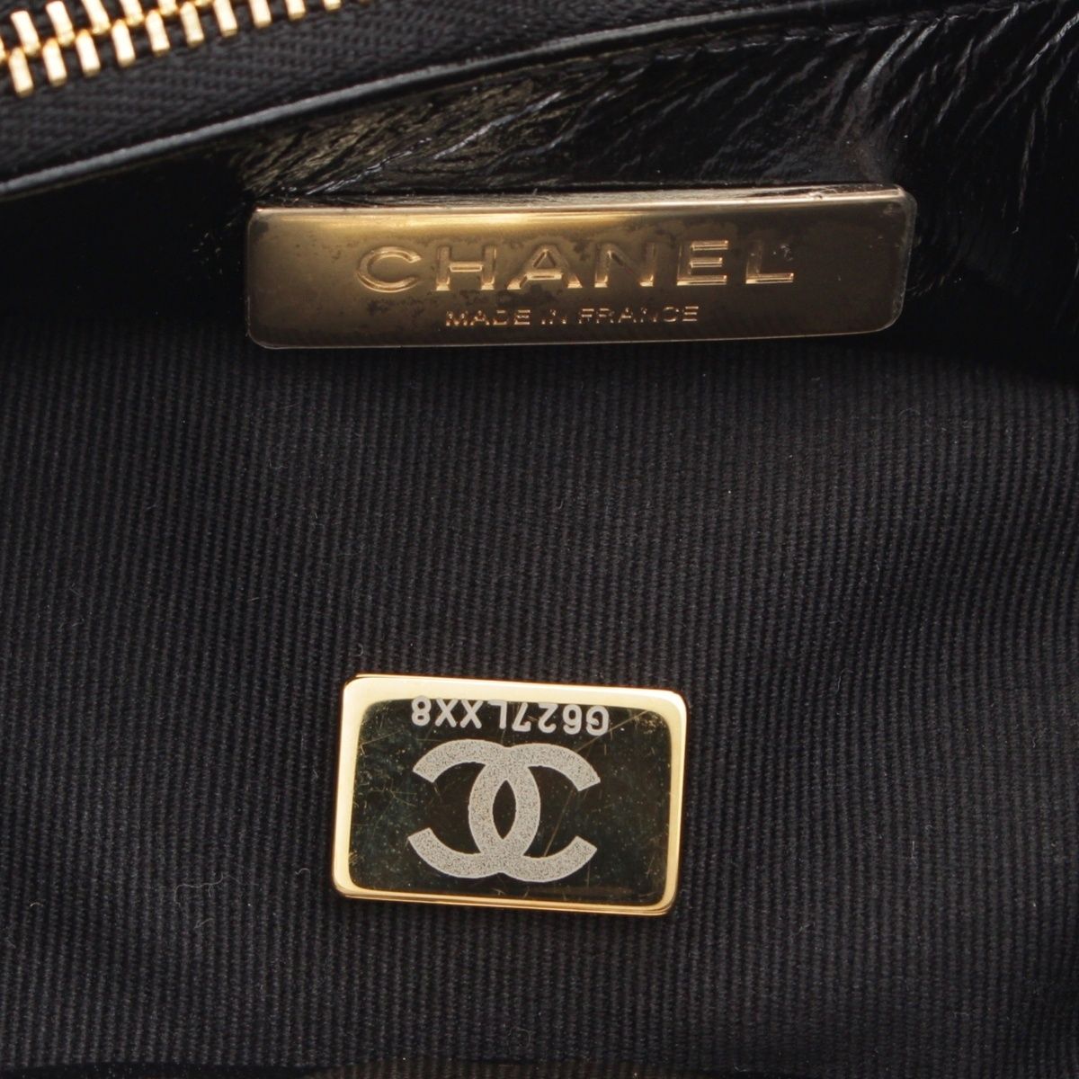 Chanel 31 Trantean Mini Shiny Calf Shopping 2-Way Shoulder Handbag Black — view 8