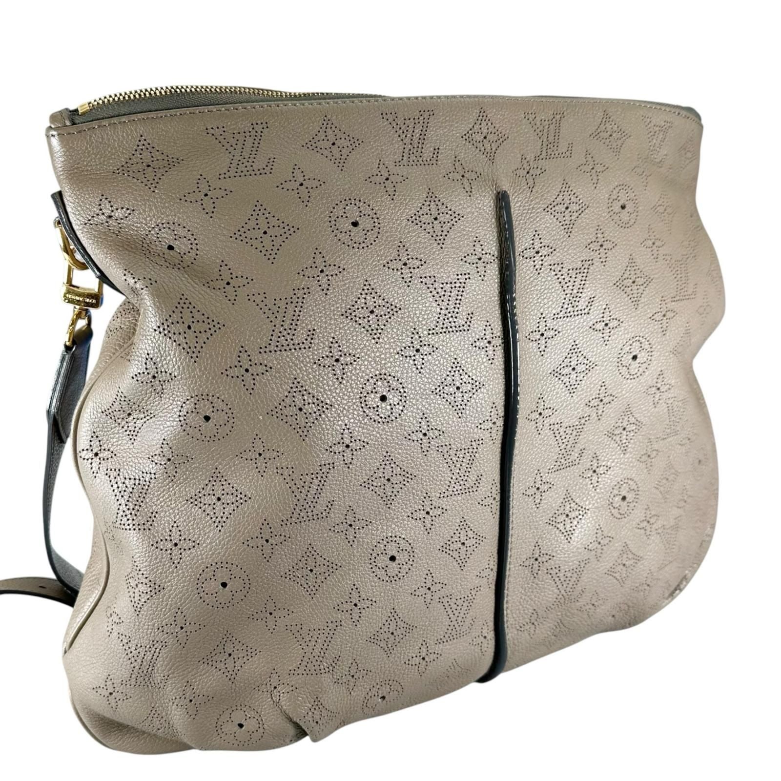 Louis Vuitton Selene MM Mahina Shoulder Bag Leather Taupe 2-Way — view 3