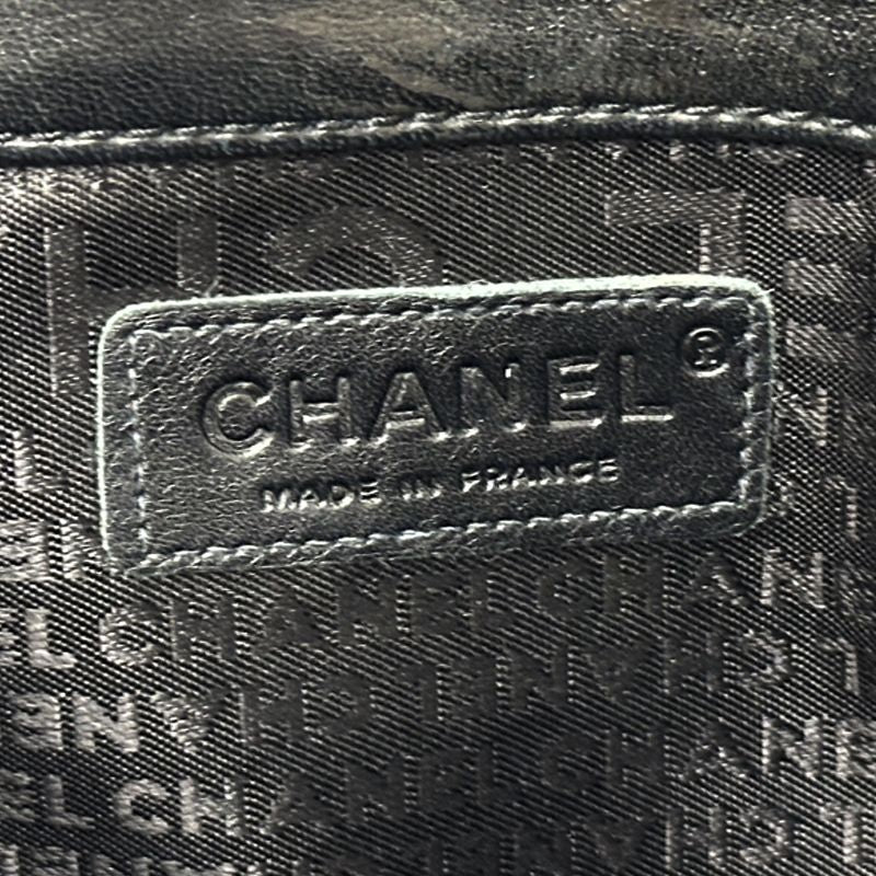 Chanel 2.55 Quilted Shoulder Bag Lambskin Black Silver Turnlock Flap — view 6