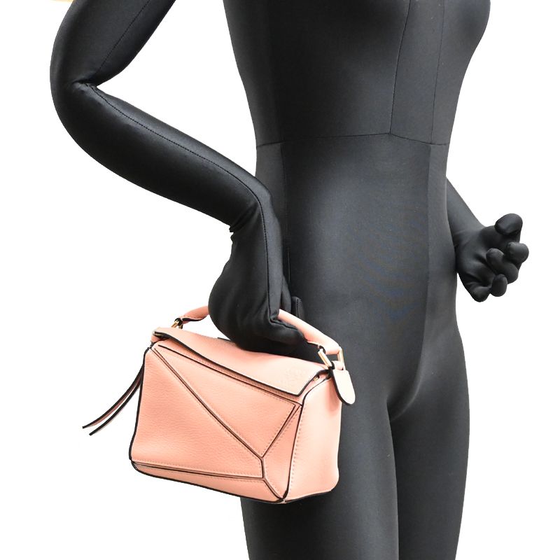 Loewe Shoulder Bag Pink — view 9