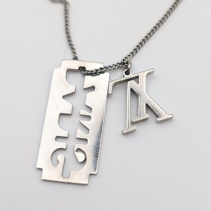 Louis Vuitton Collier Charm for Gentlemen Silver Lvlogo Paris Necklace — view 2