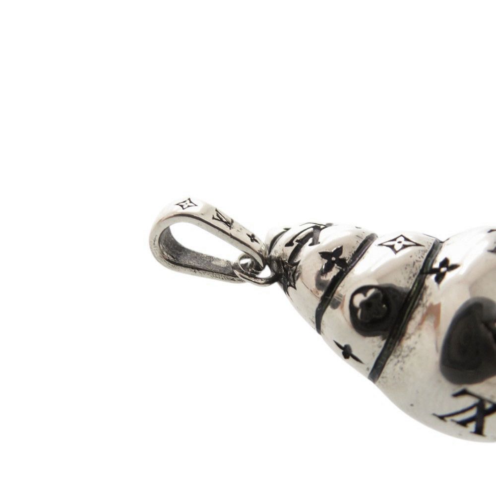 Louis Vuitton Charm LV Croissant Metal Silver Pendant Top — view 9