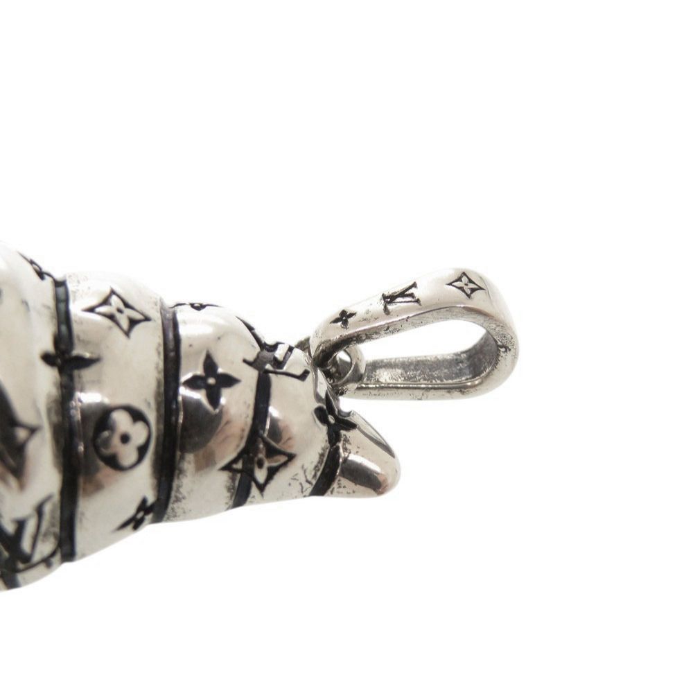 Louis Vuitton Charm LV Croissant Metal Silver Pendant Top — view 7