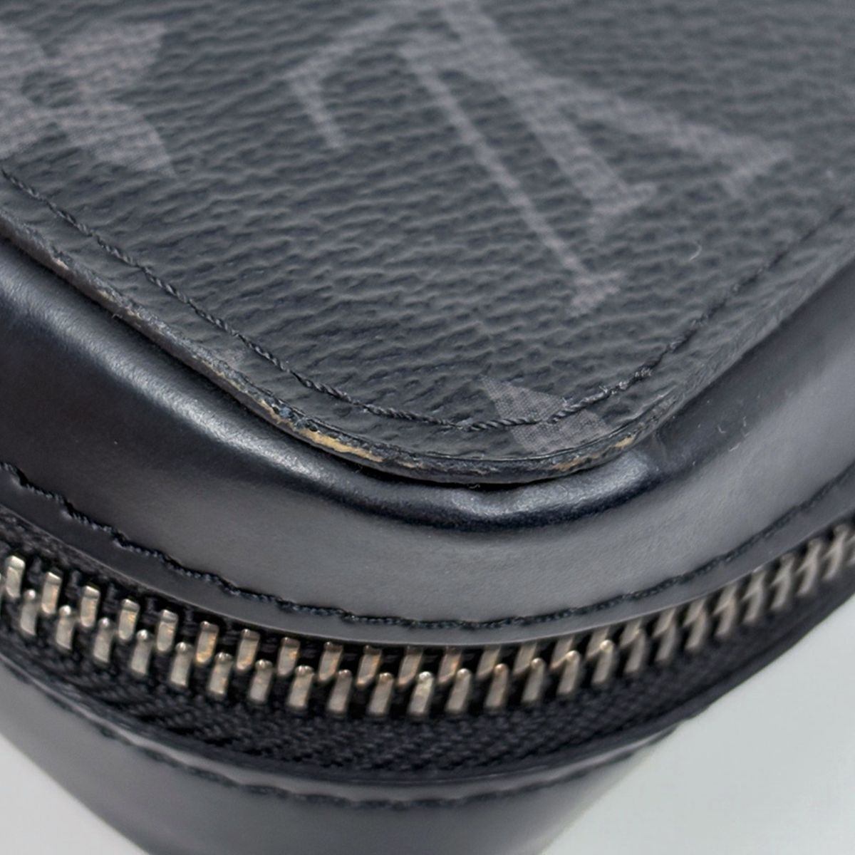 Louis Vuitton Zippy XL Wallet Monogram Eclipse Noir — view 3