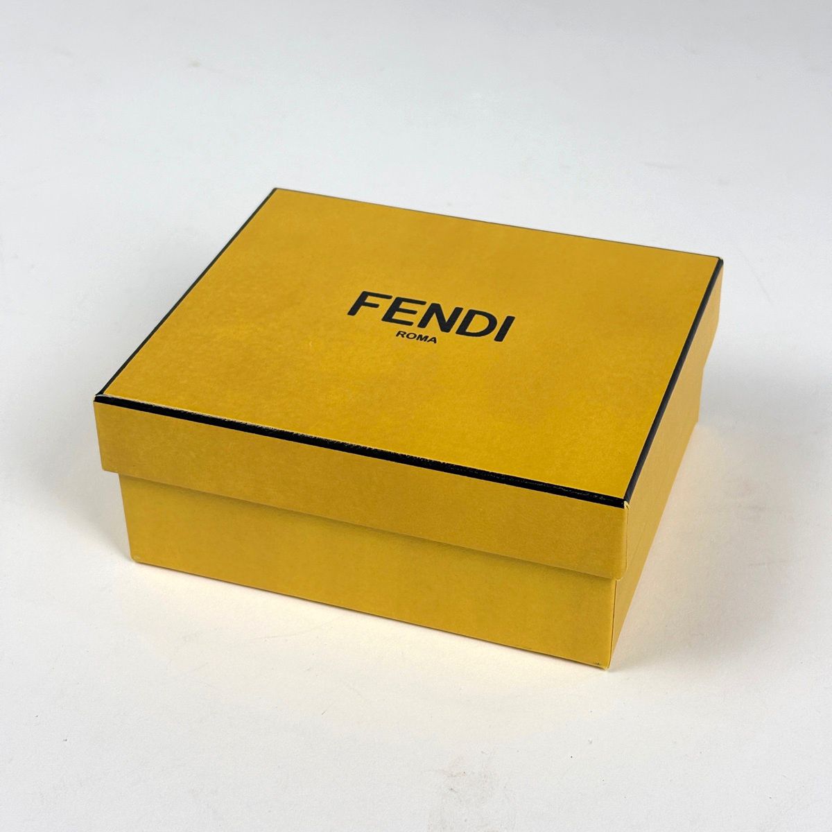 Fendi Baguette Micro Trifold Wallet Leather Yellow — view 7