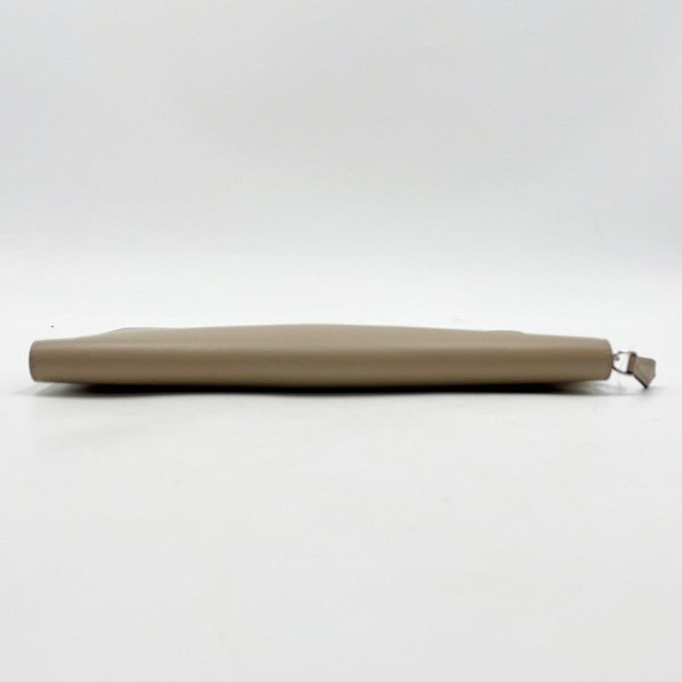 Fendi Clutch Beige Leather Silver — view 3