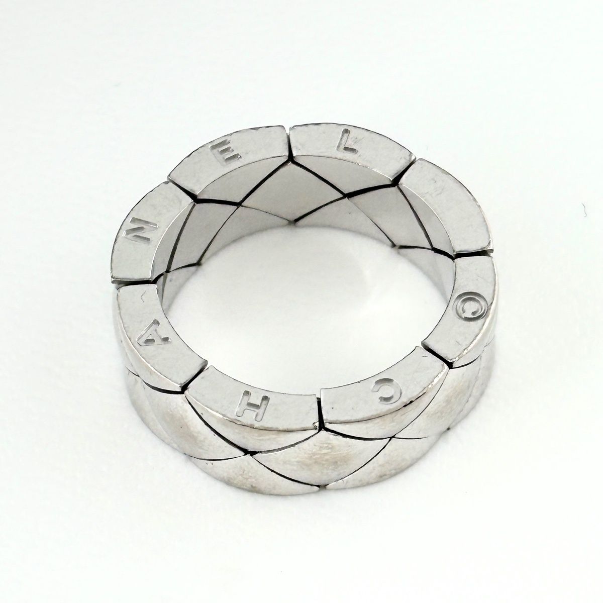 Chanel Quilted Ring Ation on the metal. — view 4