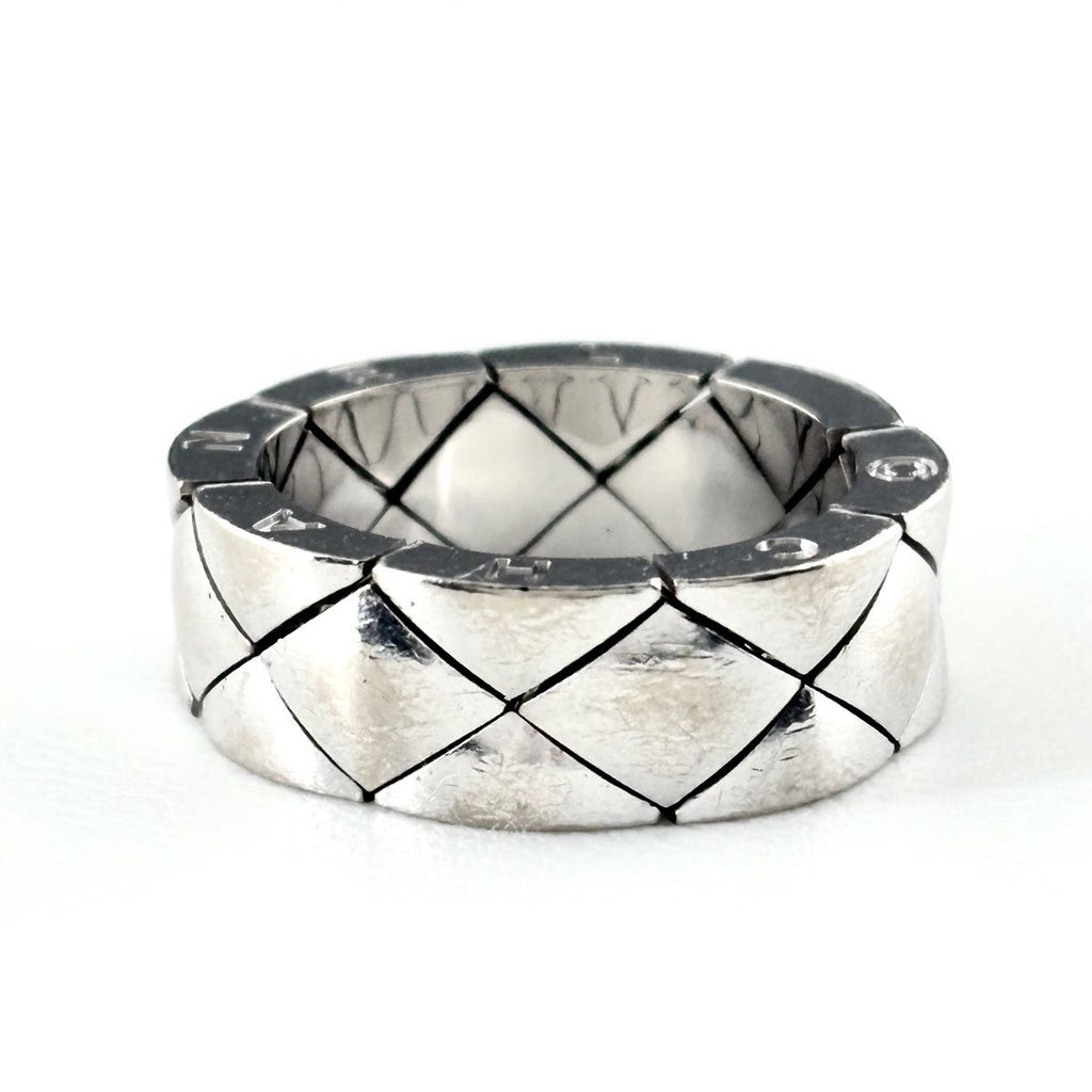 Chanel Quilted Ring Ation on the metal. — view 2