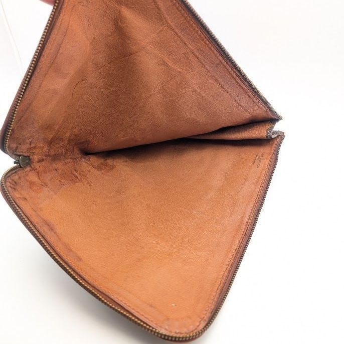 Louis Vuitton Poche Document Monogram Vintage Clutch — view 7