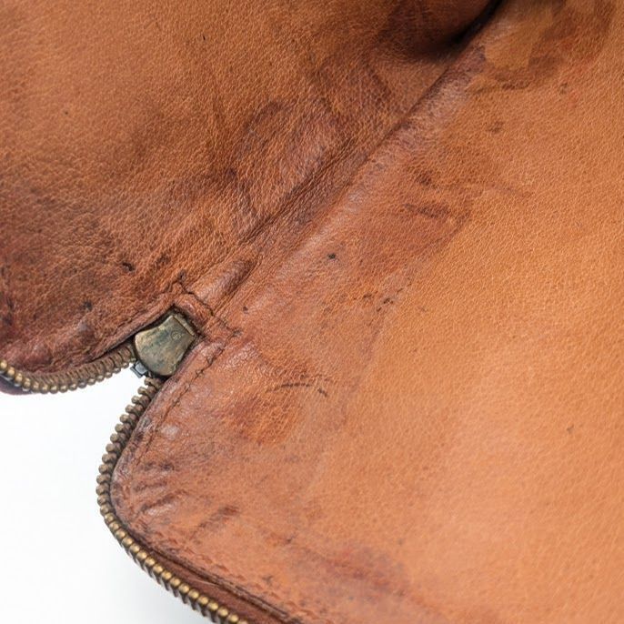 Louis Vuitton Poche Document Monogram Vintage Clutch — view 8