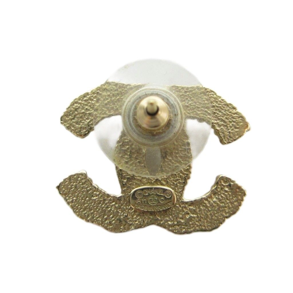 Chanel Earrings Only Pearl CC Logo Gold — view 2