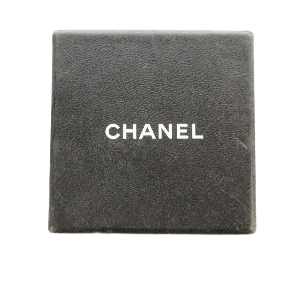 Chanel Earrings Only Pearl CC Logo Gold — view 5