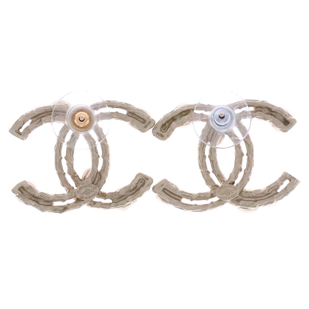 Chanel CC Logo Rhinestone Pearl Gold Earring — view 2