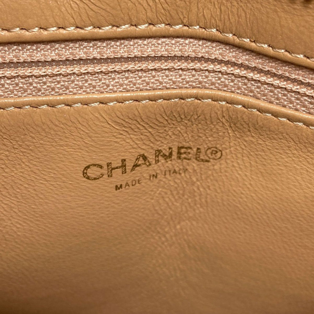 Chanel Medallion Tote Gold Grained Calfskin — view 6
