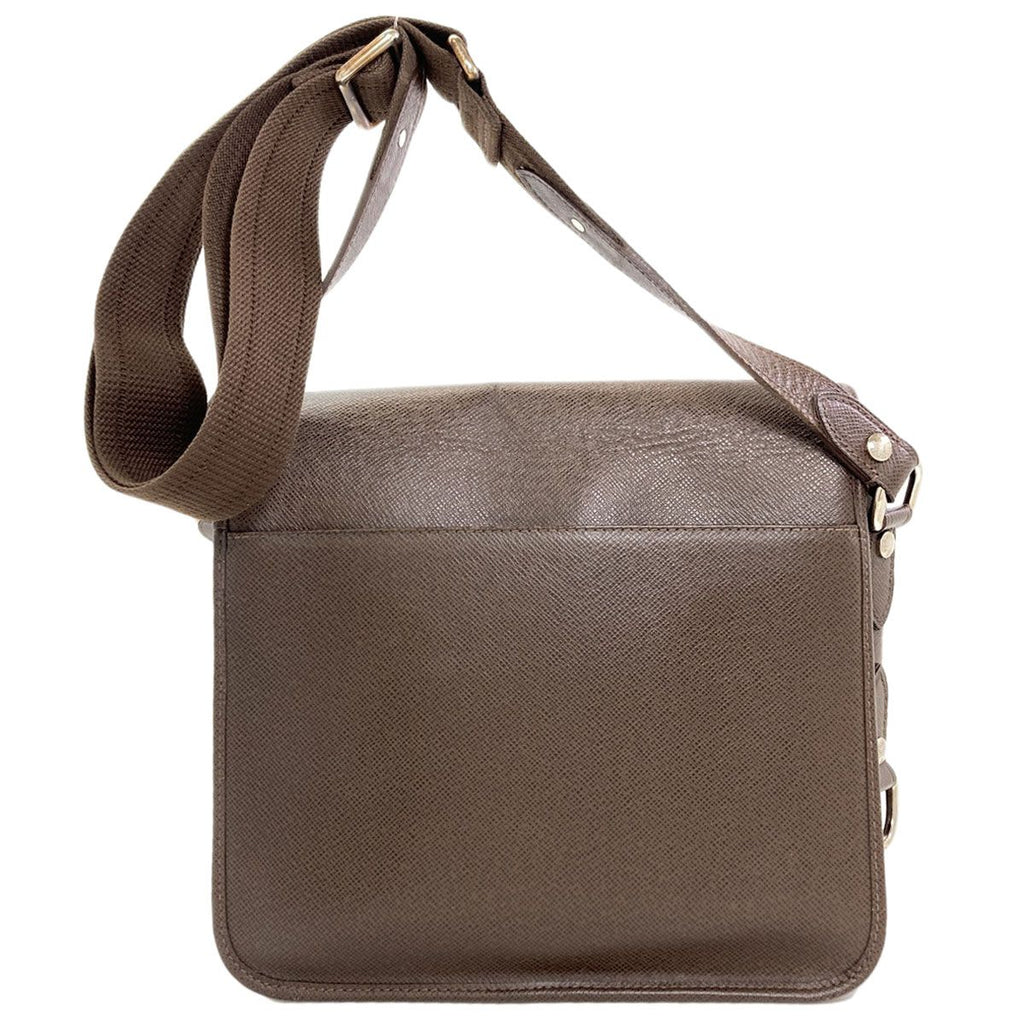 Louis Vuitton Andrey Shoulder Bag Taiga — view 2