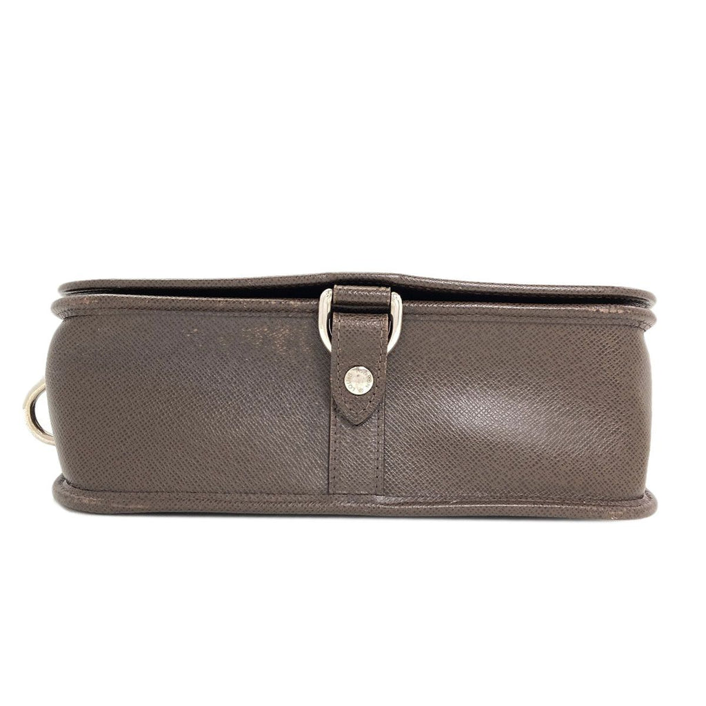 Louis Vuitton Andrey Shoulder Bag Taiga — view 4