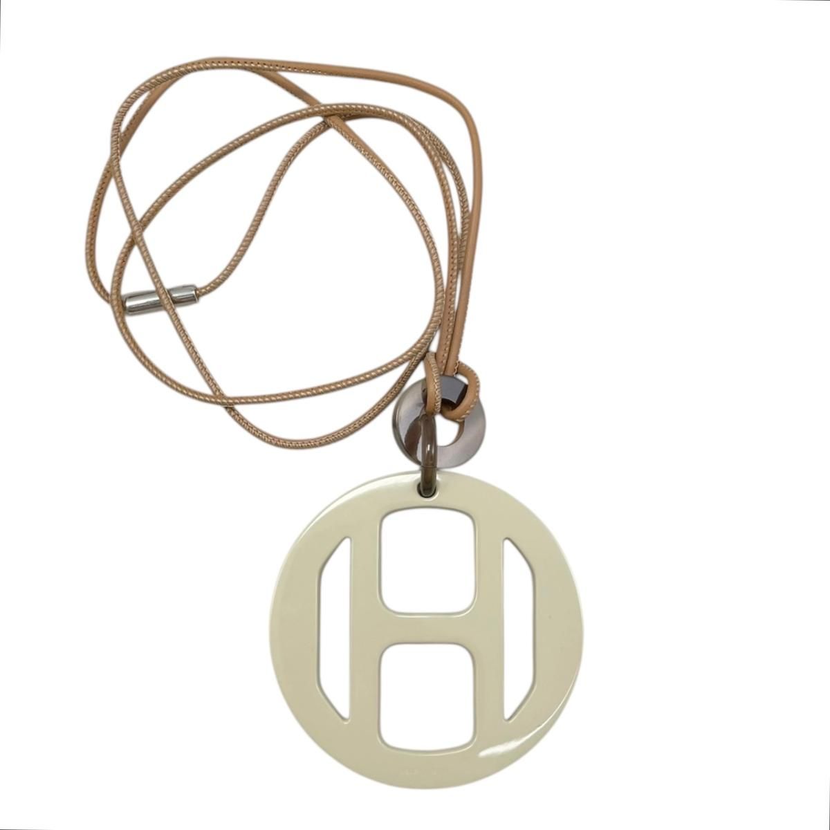 Hermes Necklace Buffalo Horn Pendant Equipe Blue Beige Brown — view 2