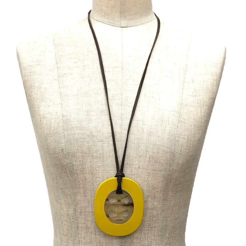 Hermes Lift Necklace Buffalo Horn Lacquer Yellow — view 2