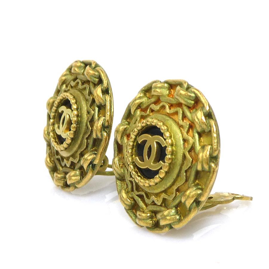 Chanel Earrings CC Logo — view 3