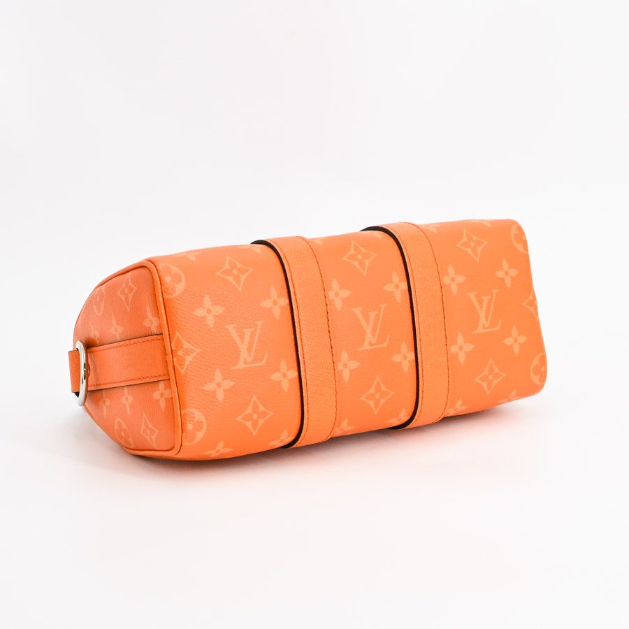 Louis Vuitton Boston Bag Keepall Bandouliere 25 — view 5