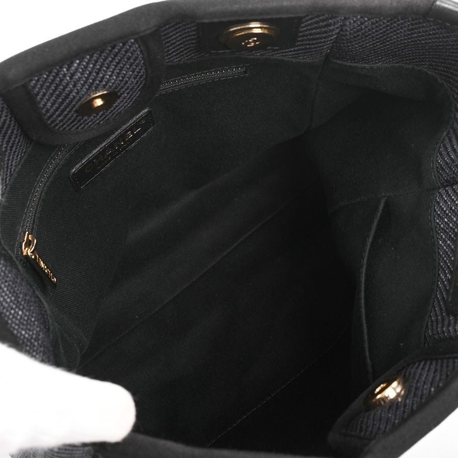 Chanel Shoulder Bag Deauville Shopping — view 4