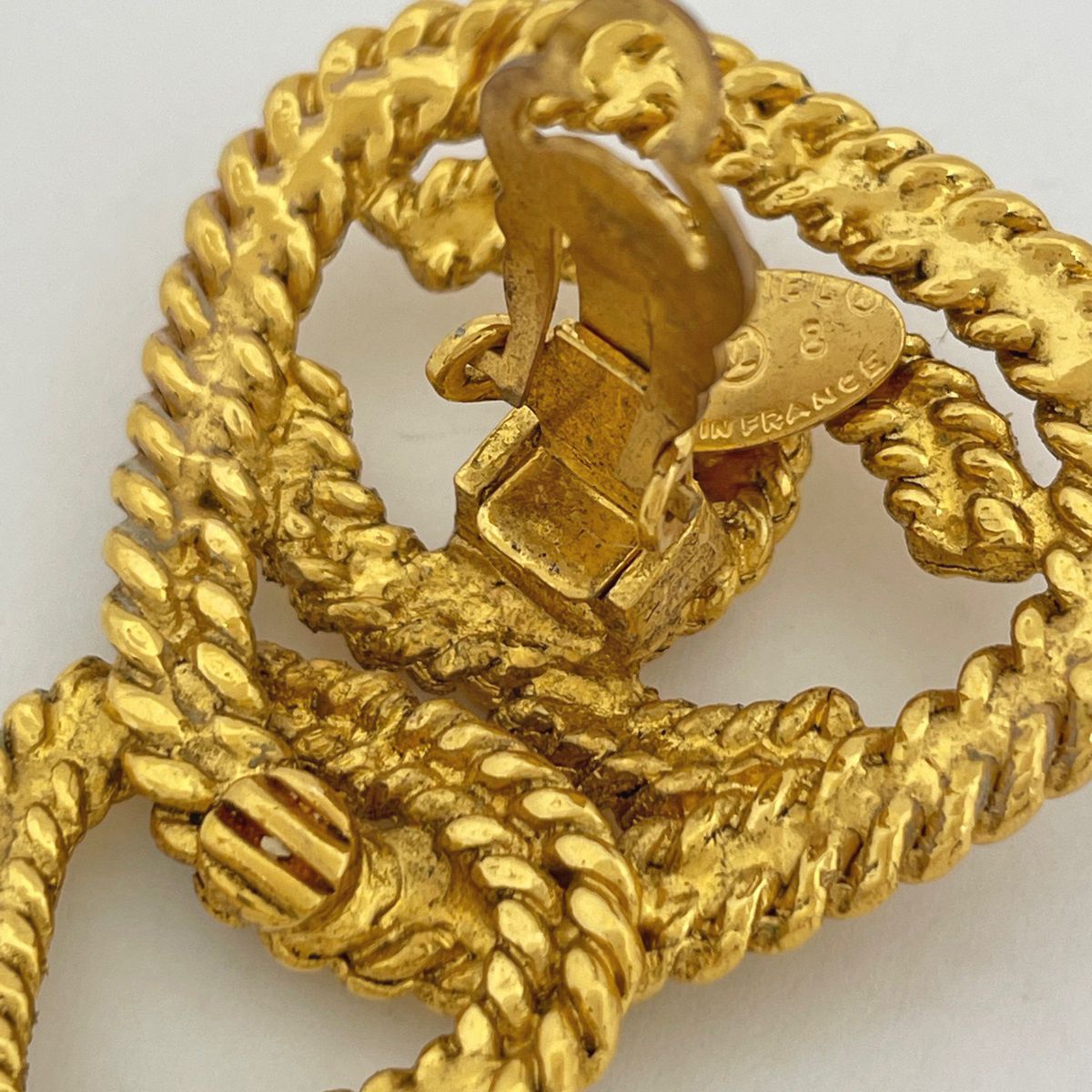 Chanel CC Logo Earrings Gold Plated — view 3