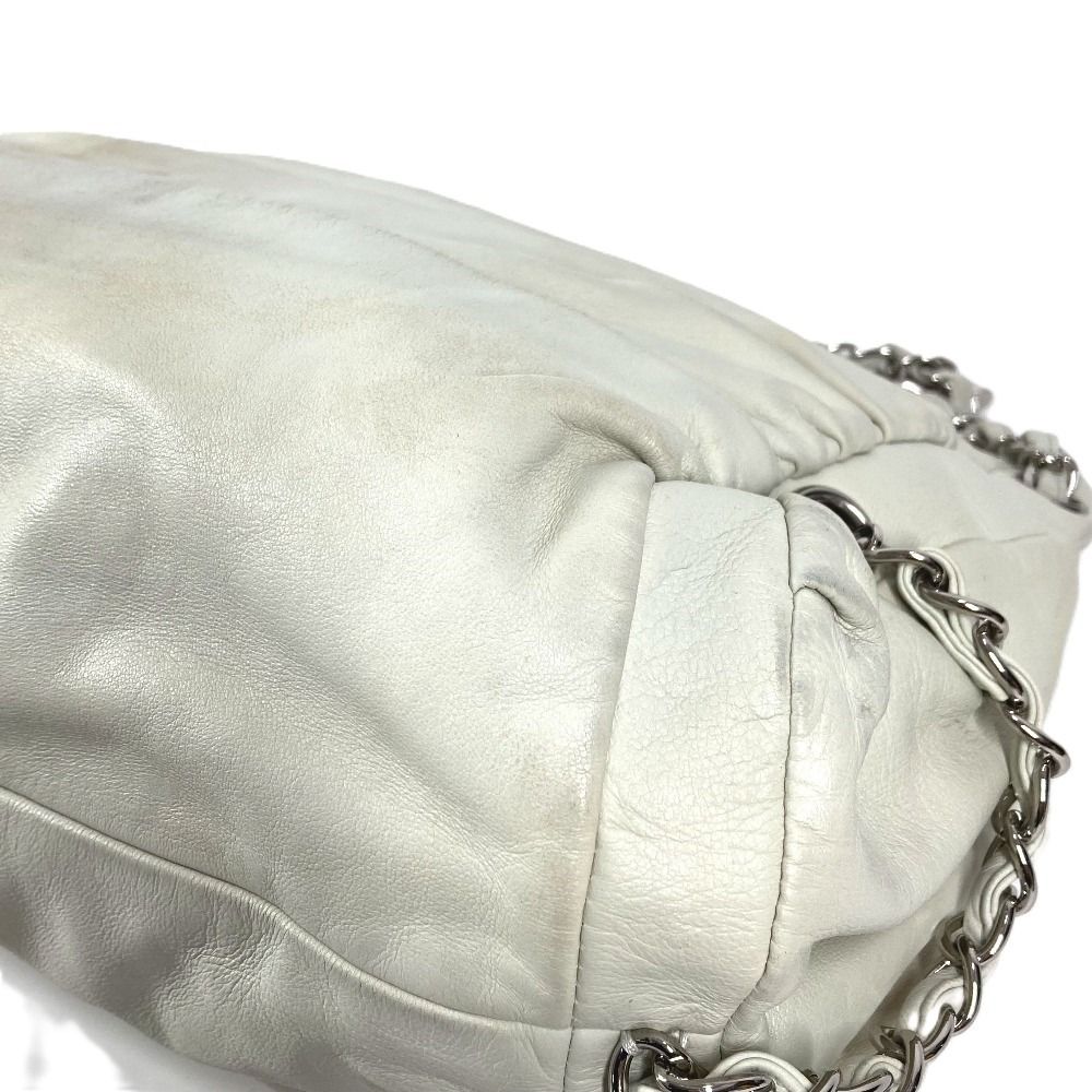 Chanel Shoulder Bag CC Logo Charm Leather White — view 6
