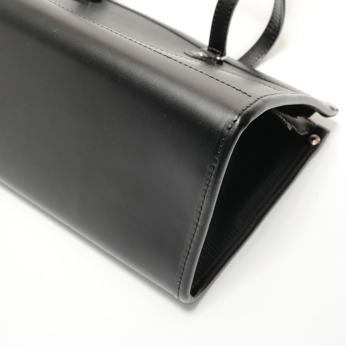 Louis Vuitton Shoulder Bag Epi Madeleine PM — view 6