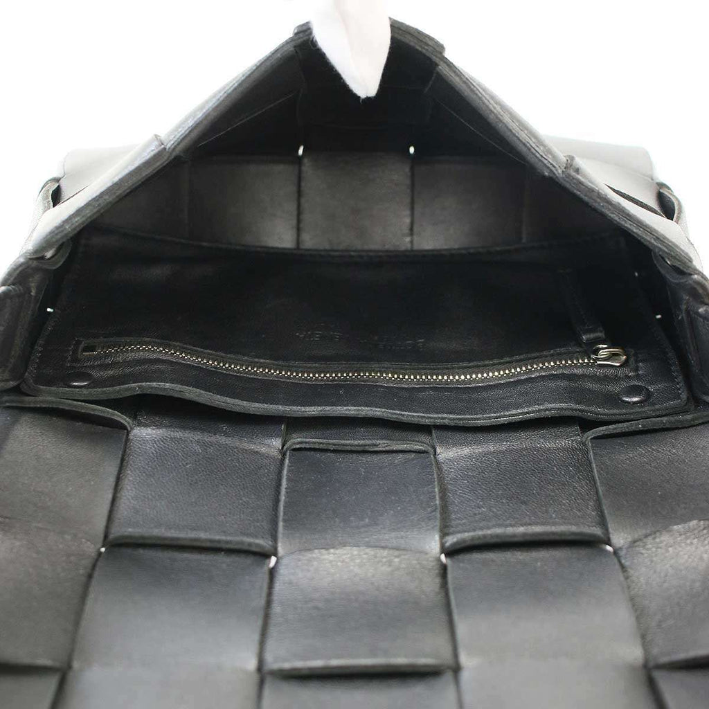 Bottega Veneta Cassette Maxi Intrecciato Leather Shoulder Bag Black — view 6