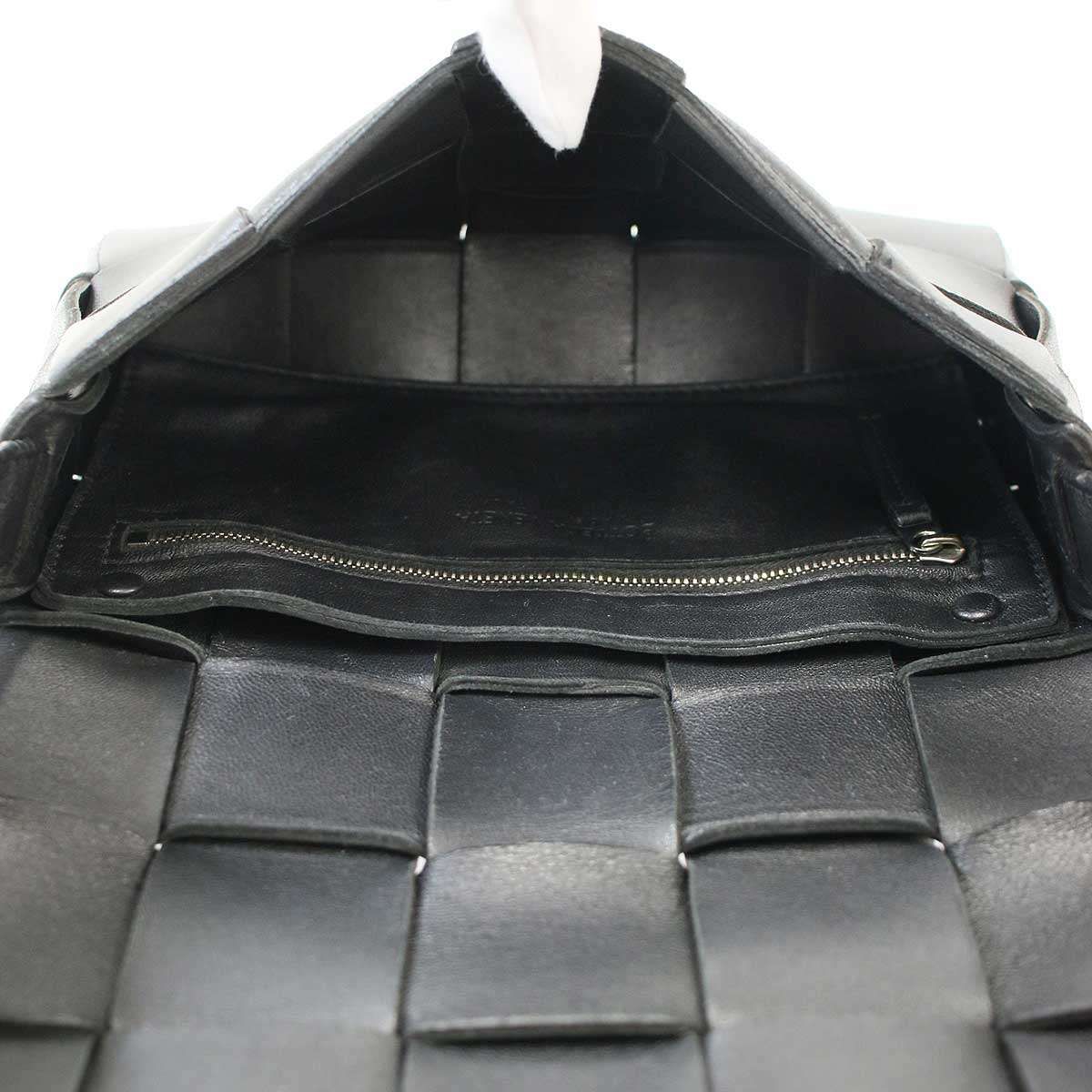 Bottega Veneta Cassette Maxi Intrecciato Leather Shoulder Bag Black — view 6
