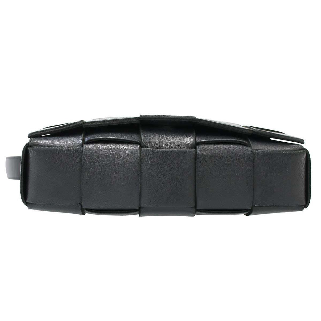 Bottega Veneta Cassette Maxi Intrecciato Leather Shoulder Bag Black — view 4