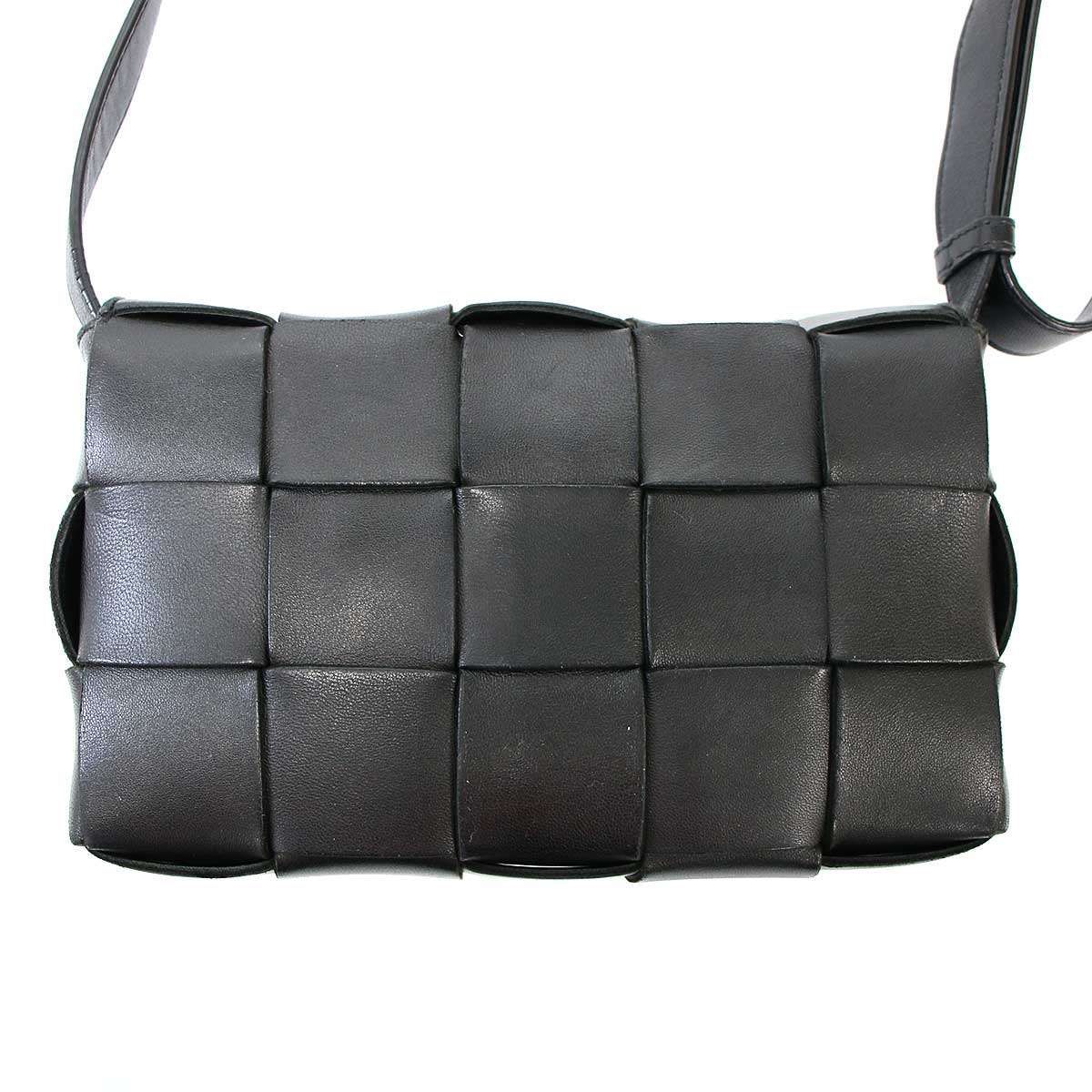 Bottega Veneta Cassette Maxi Intrecciato Leather Shoulder Bag Black — view 2
