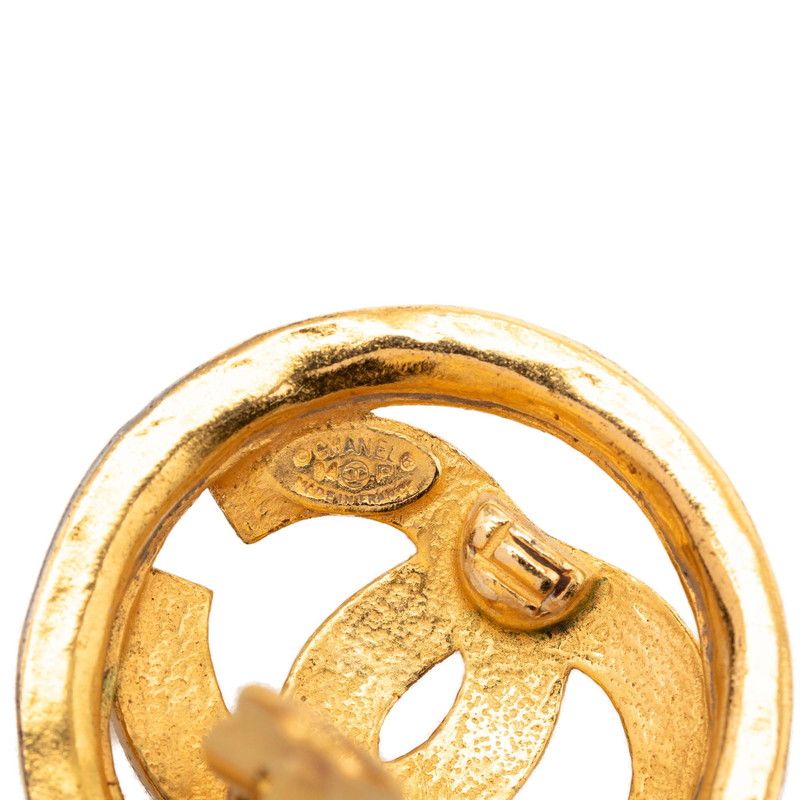 Chanel CC Logo Round Earrings Vintage Gold Plated — view 3