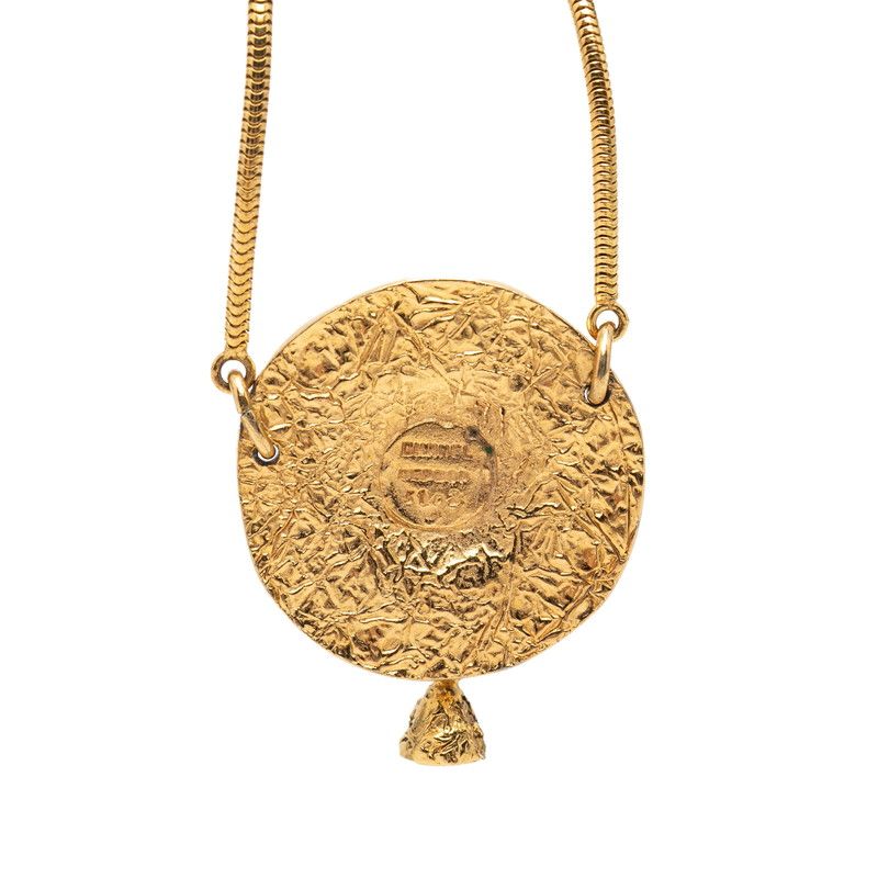 Chanel CC Logo Lion Motif Round Pendant Necklace Gold Plated — view 2