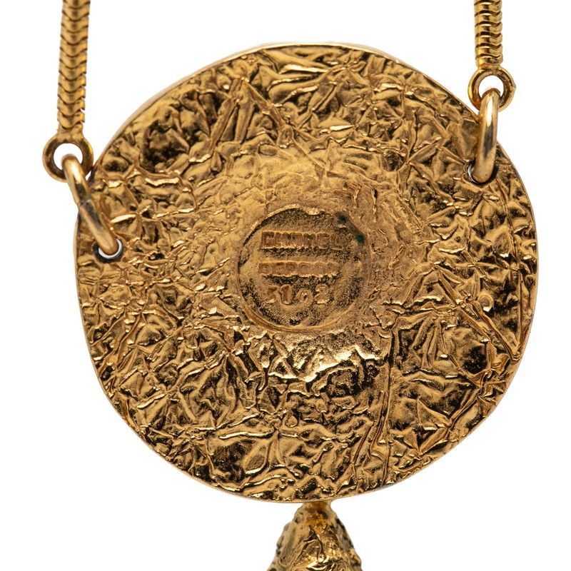 Chanel CC Logo Lion Motif Round Pendant Necklace Gold Plated — view 4