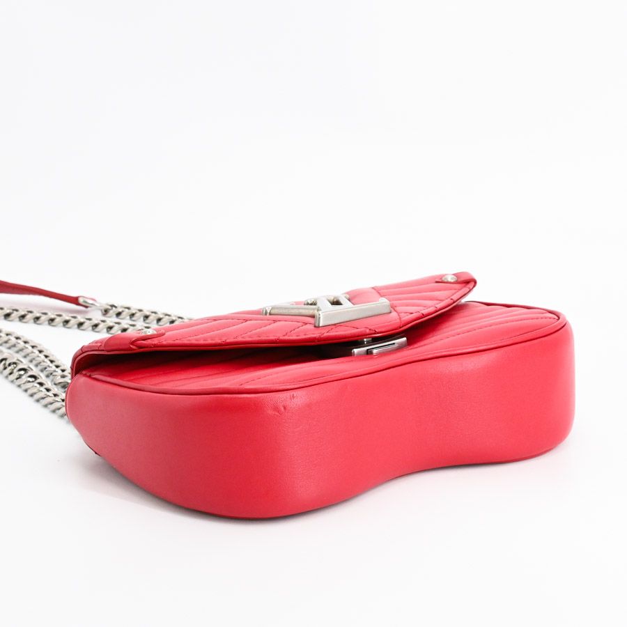 Louis Vuitton Shoulder Bag New Wave Chain MM — view 5