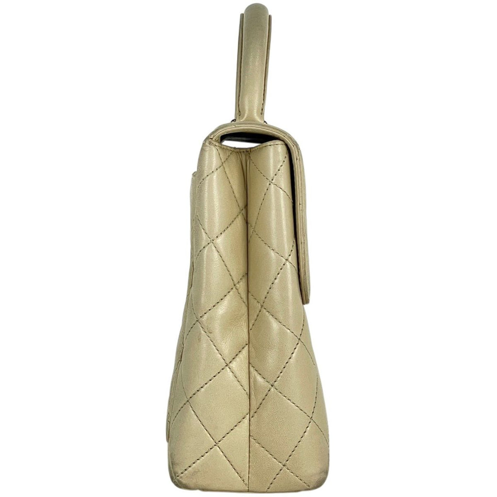 Chanel CC Logo Handbag Quilted Leather Beige — view 4