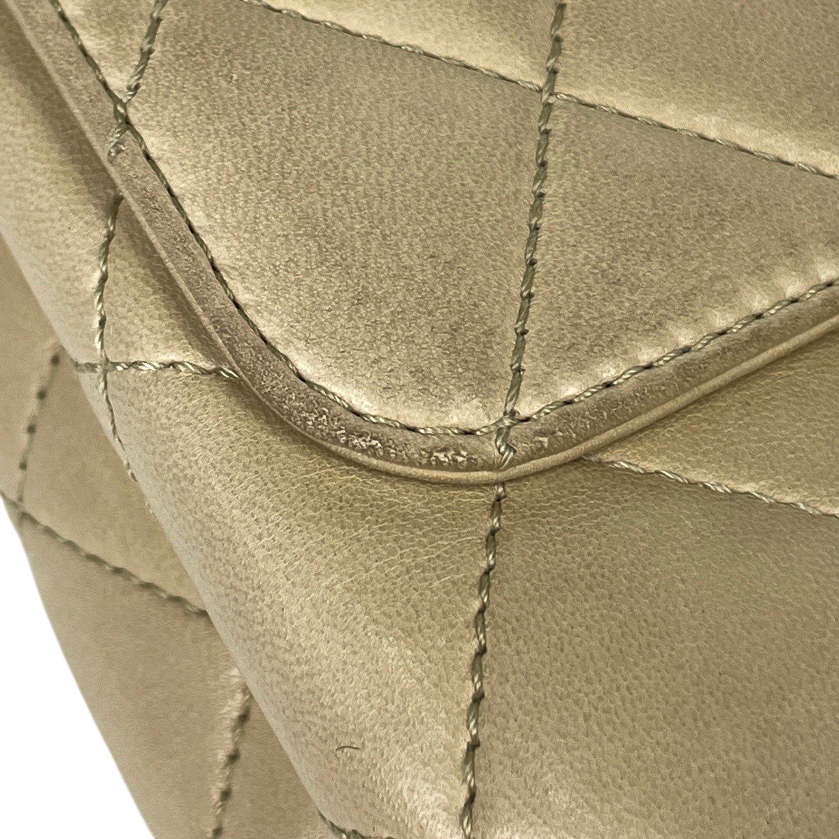 Chanel CC Logo Handbag Quilted Leather Beige — view 7