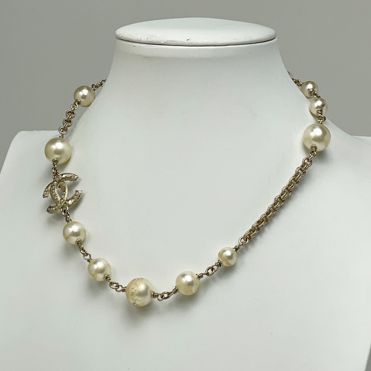 Chanel CC Logo Faux Pearl Necklace White Gold — view 8