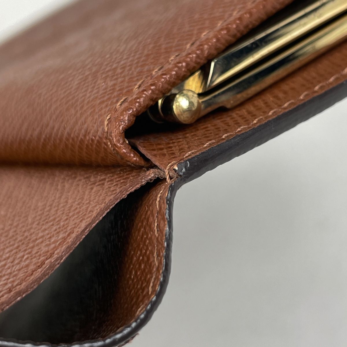 Louis Vuitton Porte Monet Billets Viennois Clasp Bifold Wallet Monogram Brown — view 4