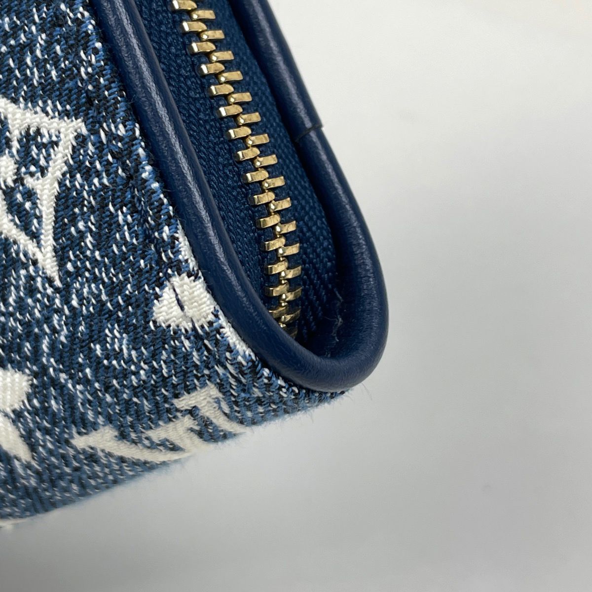 Louis Vuitton Zippy Wallet Monogram Denim Blue — view 3