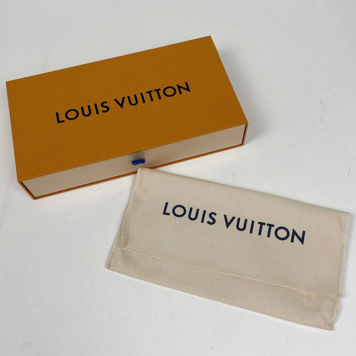 Louis Vuitton Zippy Wallet Monogram Denim Blue — view 9