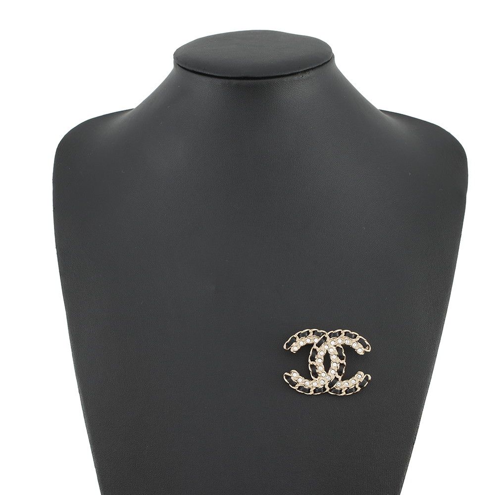 Chanel Brooch CC Logo Rhinestone Leather — view 4