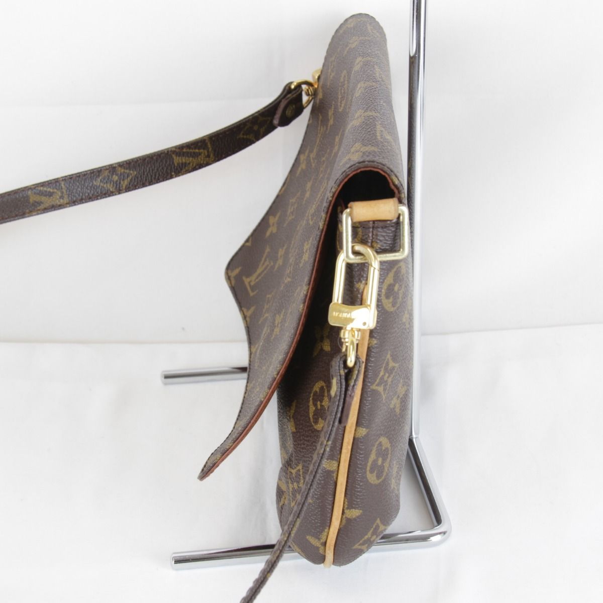 Louis Vuitton Musette Tango Strap Shoulder Bag Monogram Canvas — view 3
