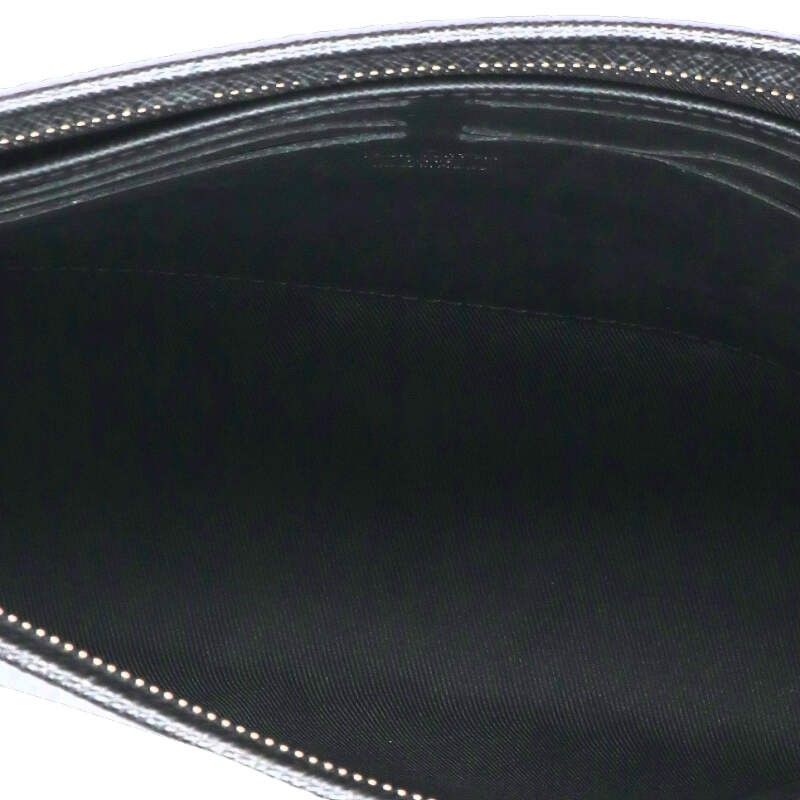 Louis Vuitton Pochette Voyage Taiga Leather — view 3