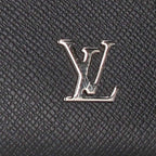 Louis Vuitton Pochette Voyage Taiga Leather — view 5