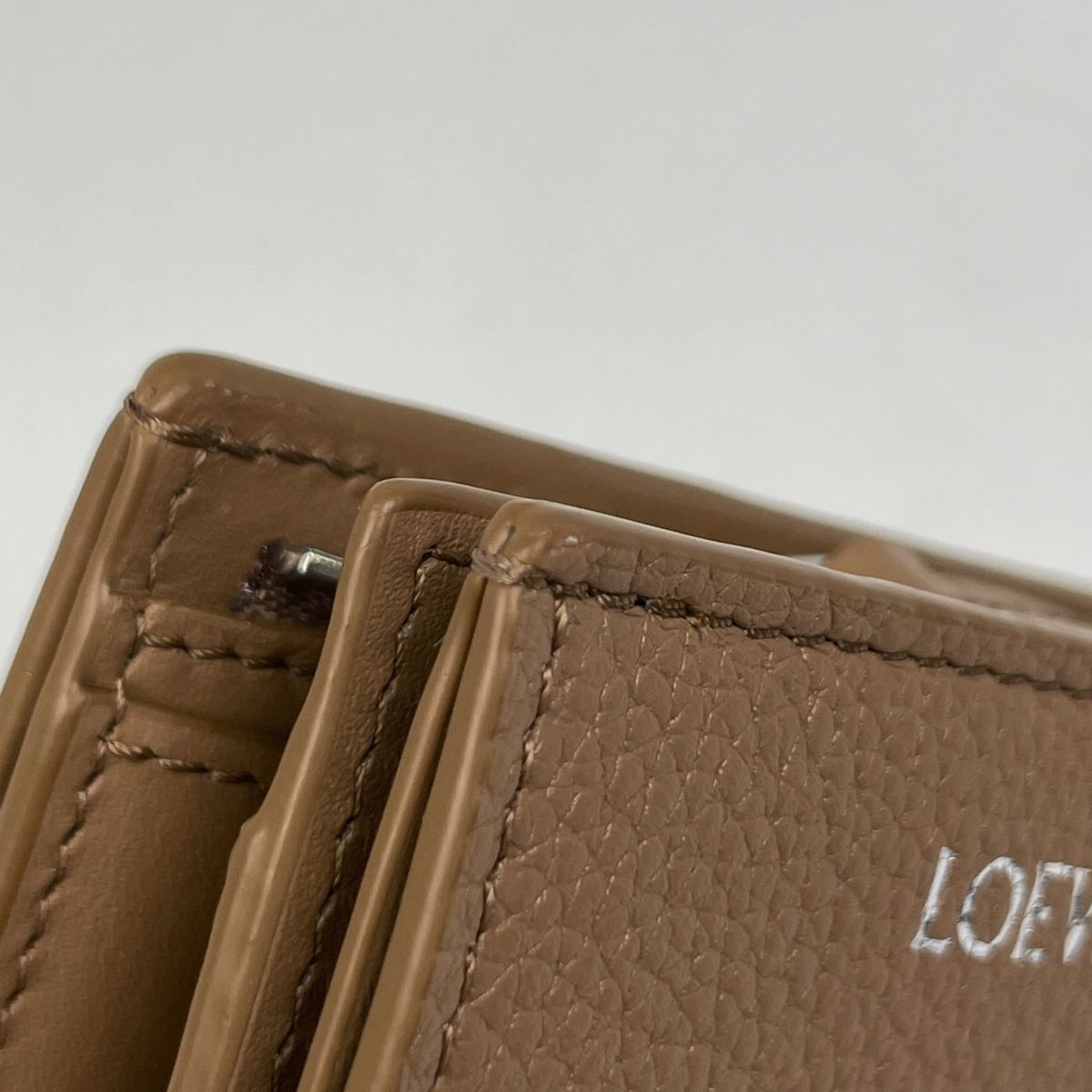 Loewe Duet Compact Wallet Bifold Smooth Leather Mocha — view 4