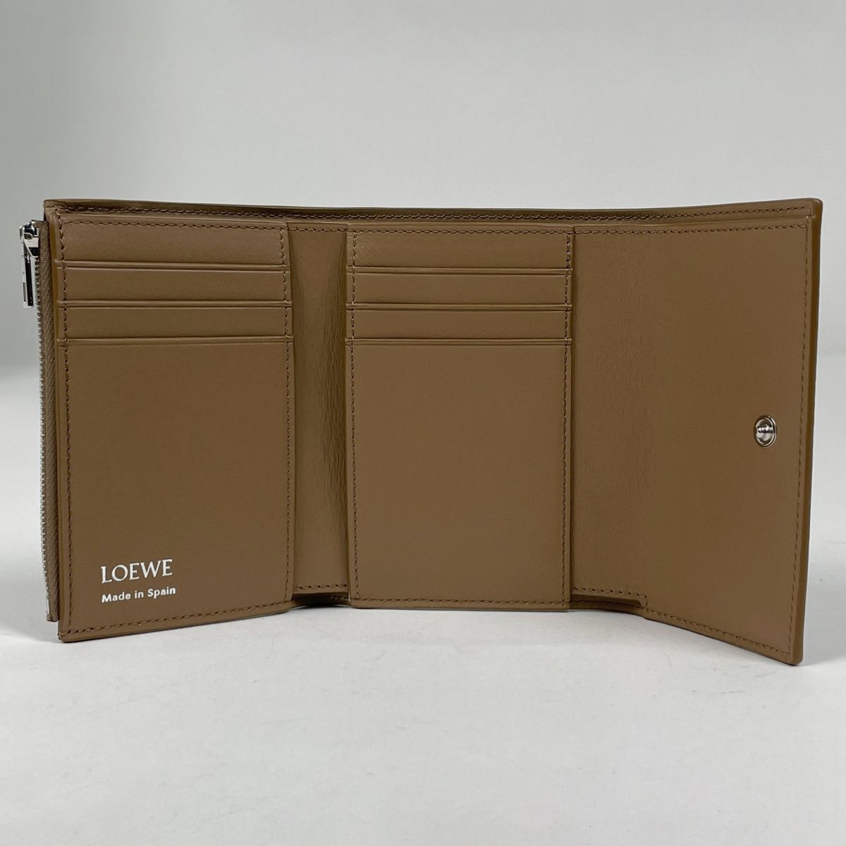 Loewe Vertical Wallet Small Trifold Smooth Leather Mocha — view 7